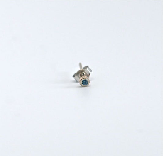 Tiny Blue Diamond Stud Earring, Single 14k Gold Diamond Earring, Diamond Stardust Earring, Diamond Studs, Cartilage Earring