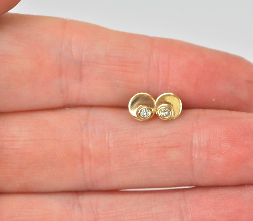 Disc Earrings Diamond Studs Gold Earrings - Diamond Pebble Disc 14K Gold Earrings - Diamond Stud Earrings - White Diamond Earrings