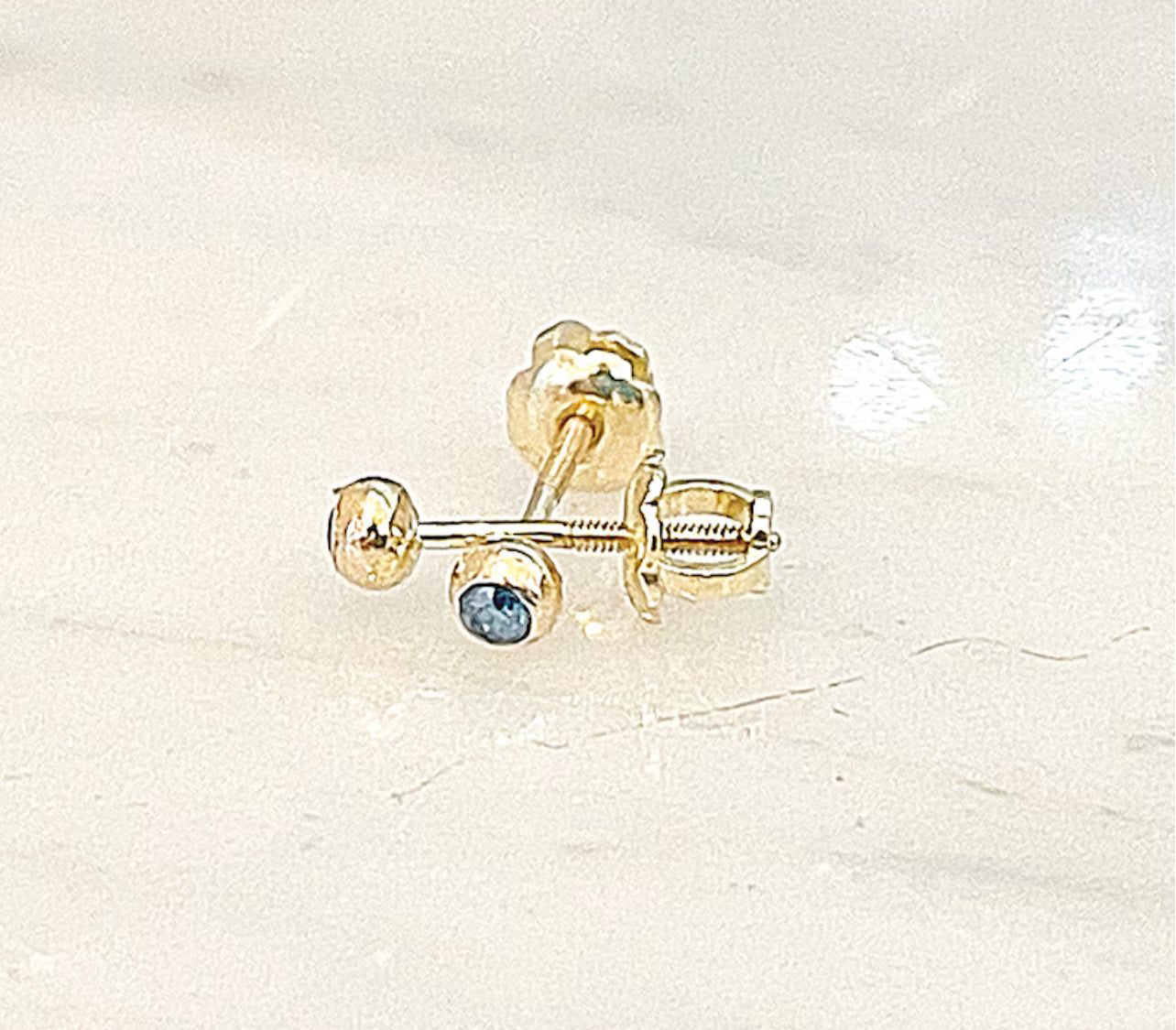 14k blue diamond stud earrings