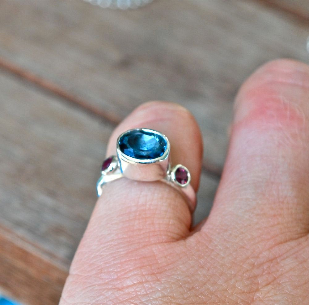 Topaz Ring - Pink and Blue Ring - Bezel Ring - London Blue Topaz Garnet Ring in Silver